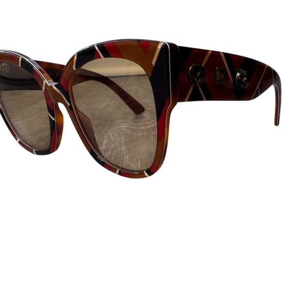 Gucci GG0059S 003 Cat Eye Sunglasses Tortoise Stripe Studded Arms - Picture 5 of 10